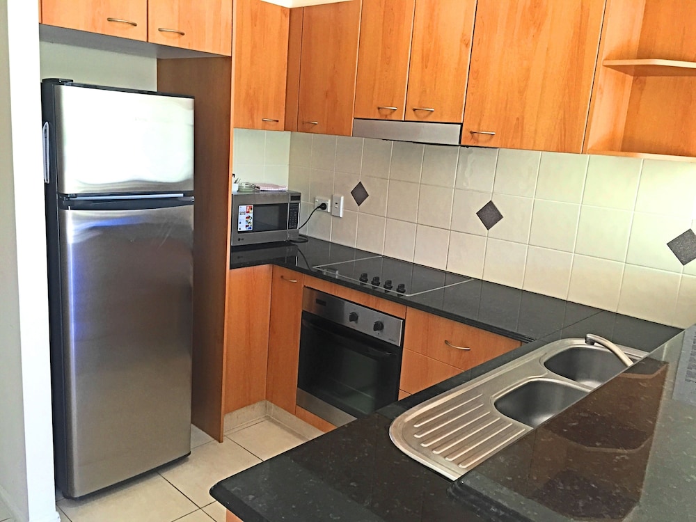 Standard Apartment, 2 Bedrooms, Kitchen (3 Night Min) photo 3