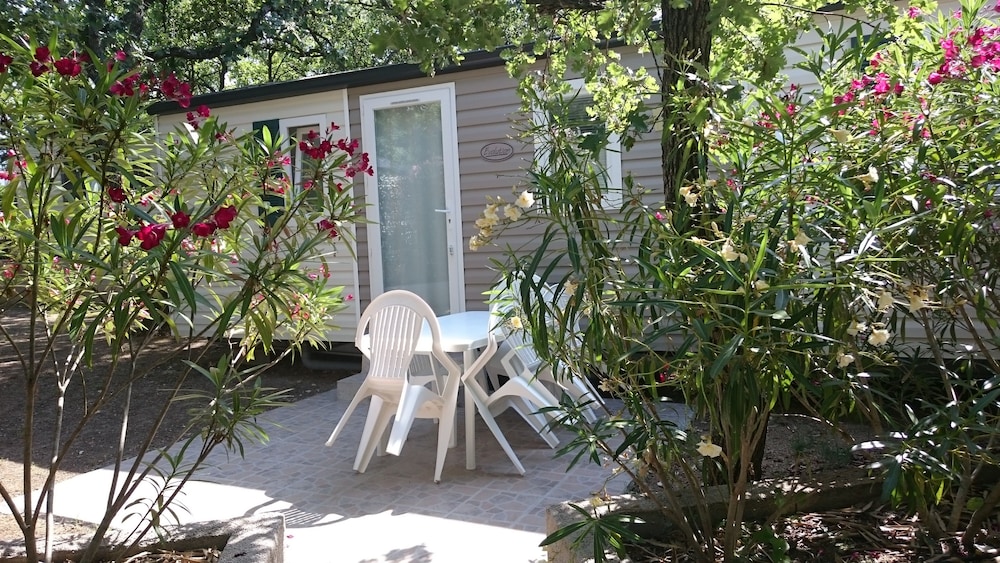 Mobile Home, 2 Bedrooms, Terrace (Trigano) photo 3