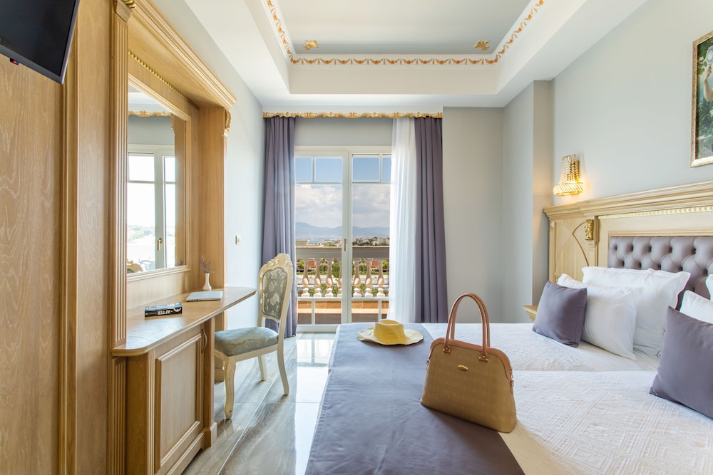 Deluxe Room, Sea View photo 2