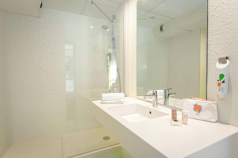 Standard Suite, 2 Double Beds, Connecting Rooms, photo 6