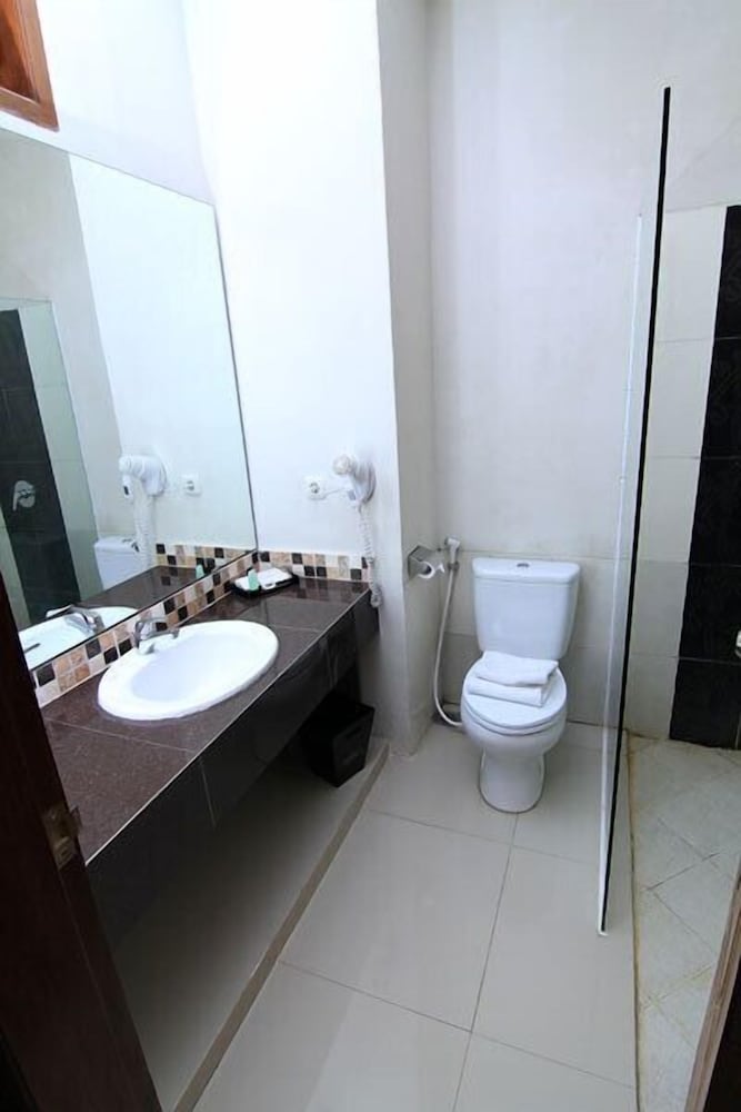Deluxe Room, 1 King Bed, Non Smoking, Garden View photo 2