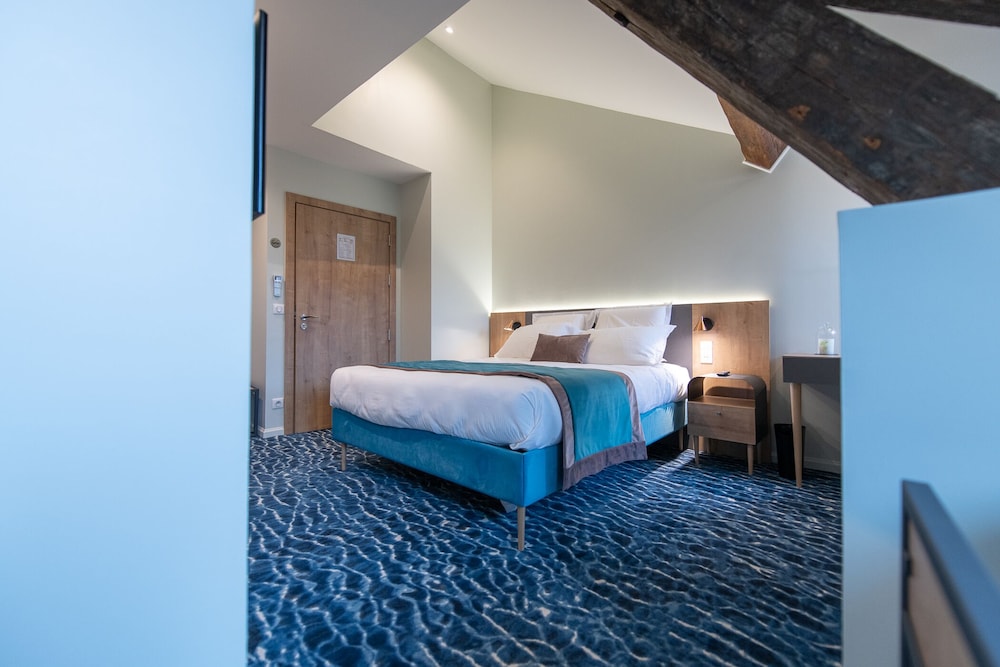 Deluxe Double Room, Ensuite (Chambre Espadon) - Photo 9