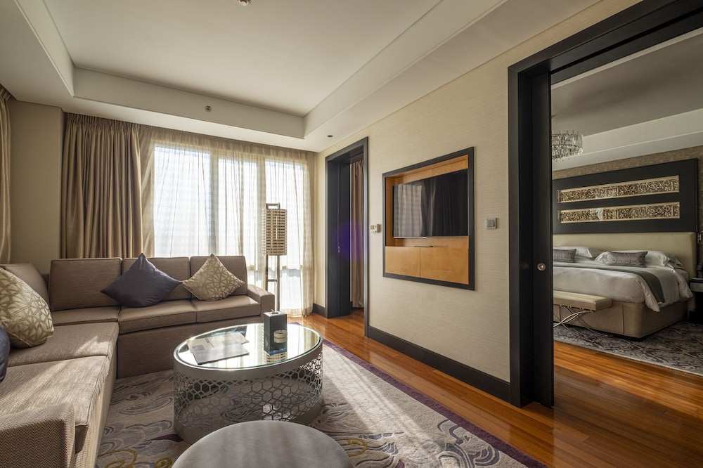 Executive Grand Deluxe Room Lounge Access including Afternoon Tea Evening Cocktail Hours