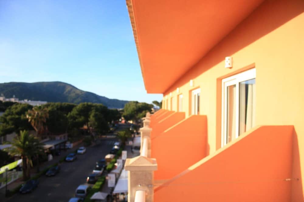 Economy Twin Room, Balcony