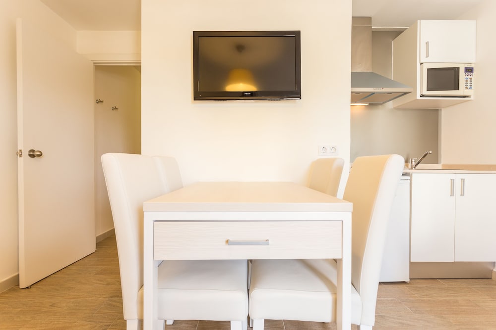 Apartment, 1 Bedroom, Balcony, Annex Building (30m from hotel) - Photo 4
