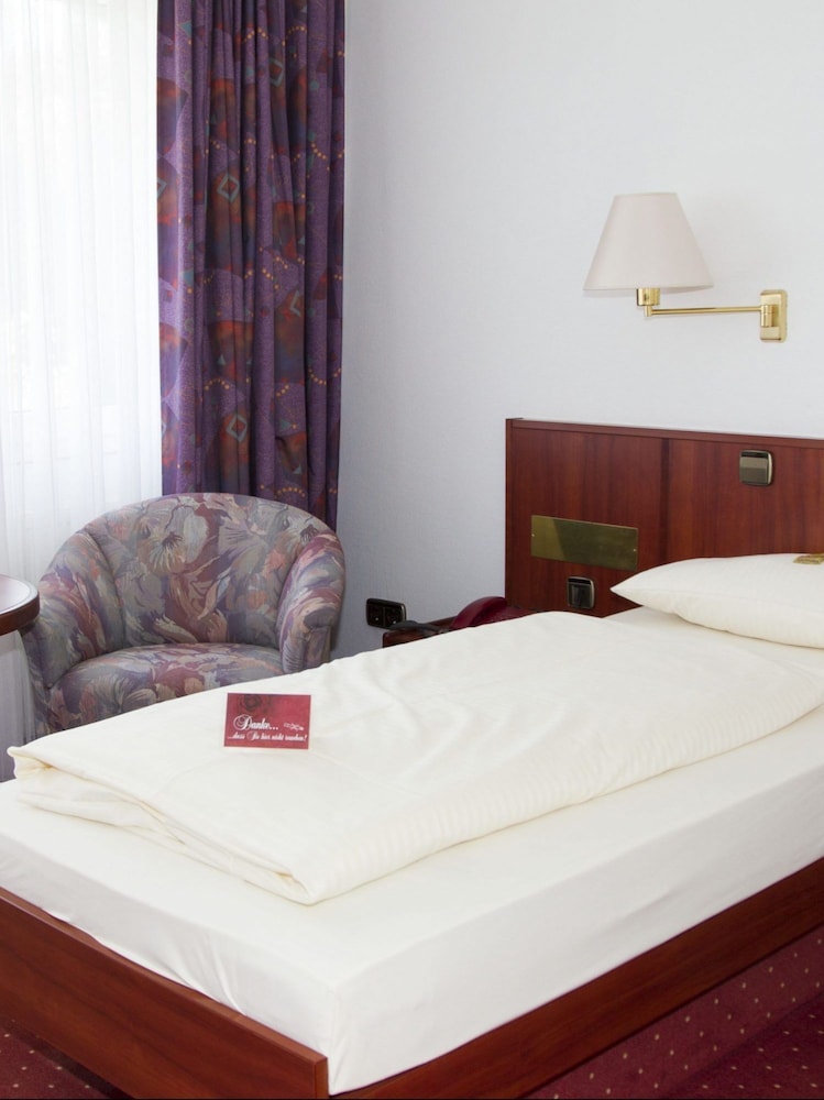 Triple Room, Partial Lake View