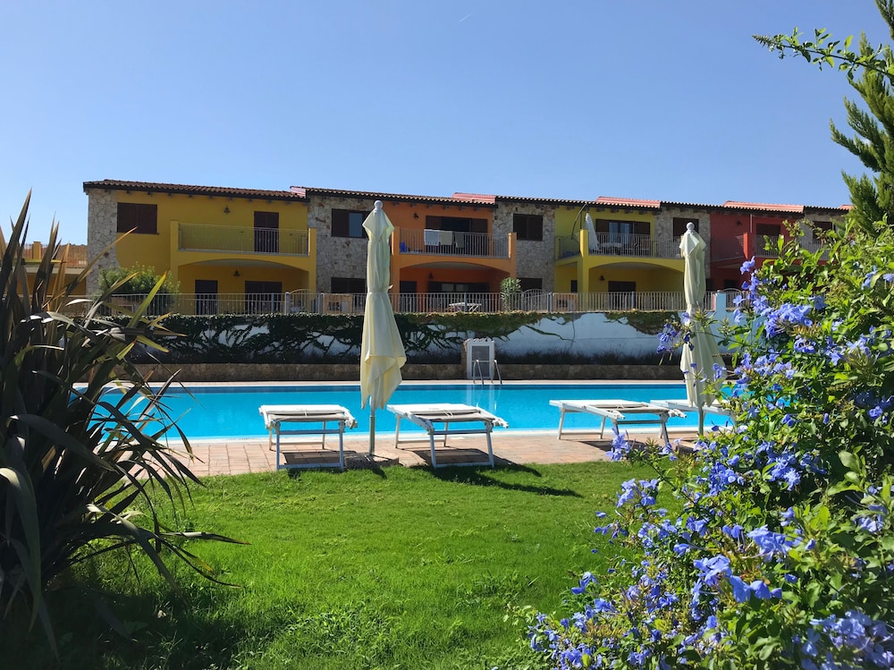 Deluxe Apartment, 2 Bedrooms, Patio, Pool View photo 2