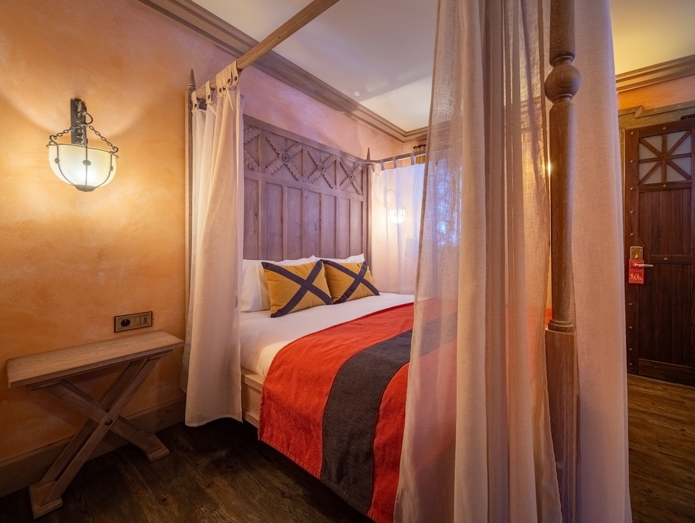 Family Room (2 Days | 1 Night STAY with night show) photo 2