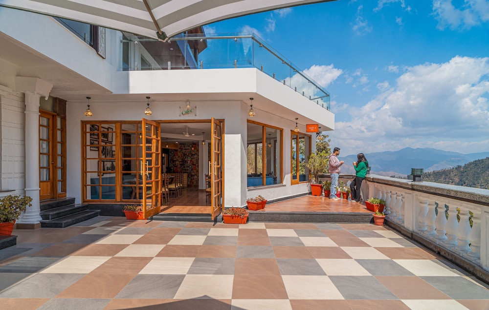 Premium Room with Terrace - Photo 2
