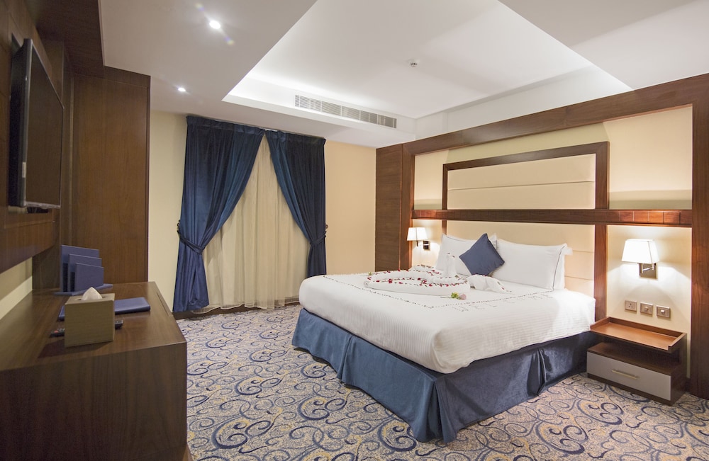 Honeymoon Suite photo 2