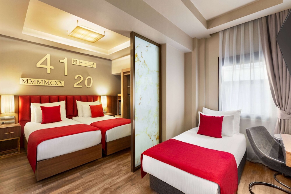 Standard Room, Multiple Beds photo 1