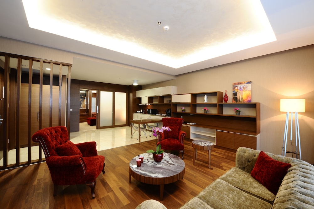 Suite, 1 King Bed, Non Smoking