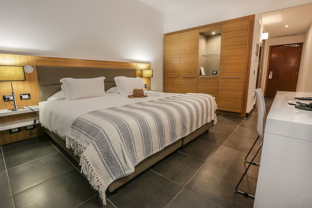 Classic Double Room, Accessible, Pool View