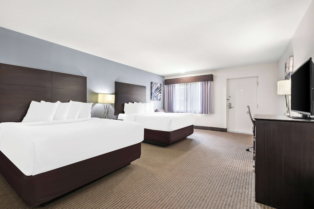 Suite, 2 Queen Beds, Non Smoking (with Sofabed) - Photo 1