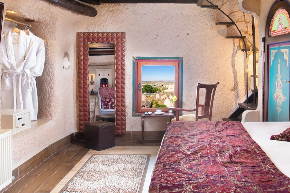 Family Cave Suite - Photo 12