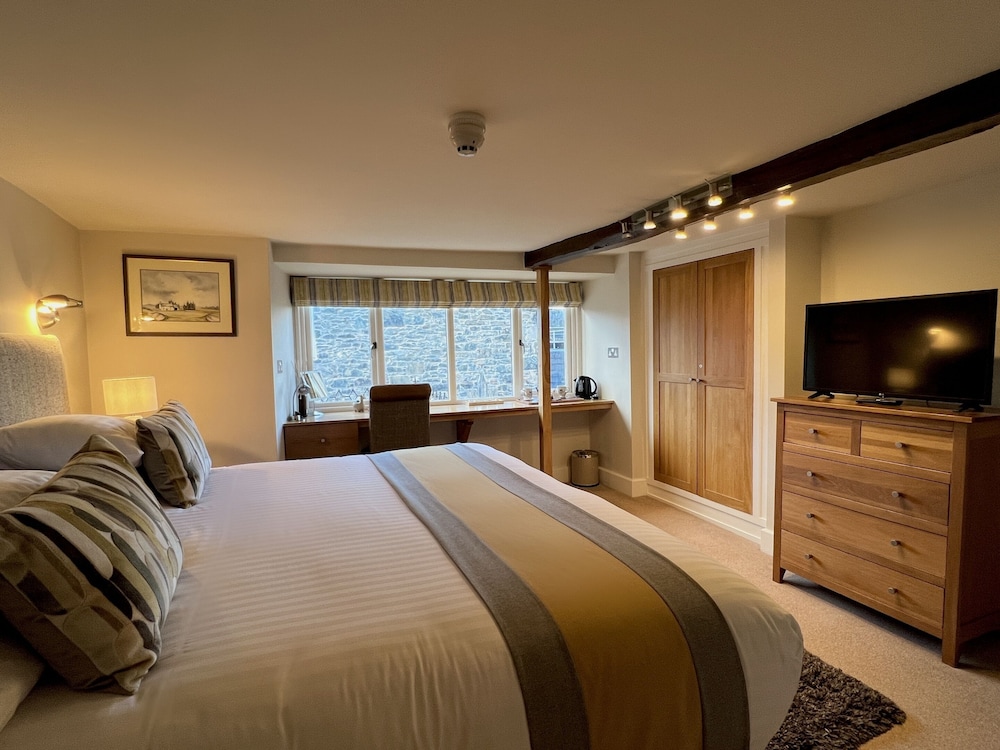 Superior Double or Twin Room, Ensuite, Partial Sea View (Room 2 Rhuddlan ) photo 2