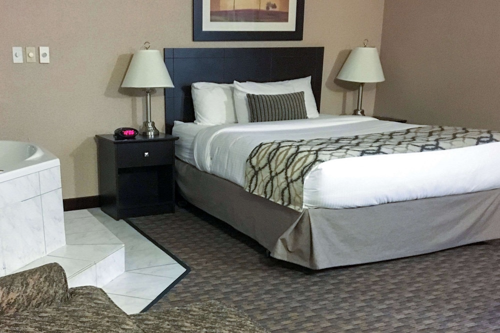 Suite, 1 King Bed, Non Smoking - Photo 1