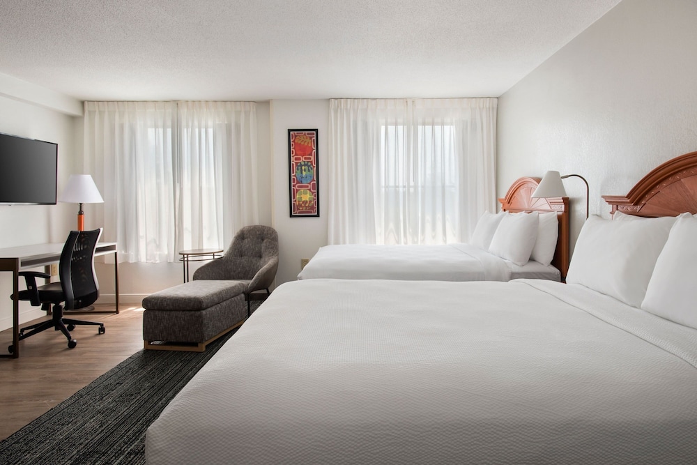 Suite, 2 Queen Beds - Photo 1