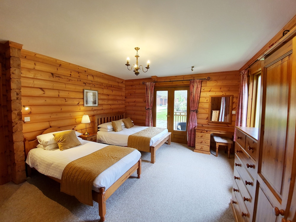 Luxury Chalet, 3 Bedrooms, Sauna, Resort View photo 2