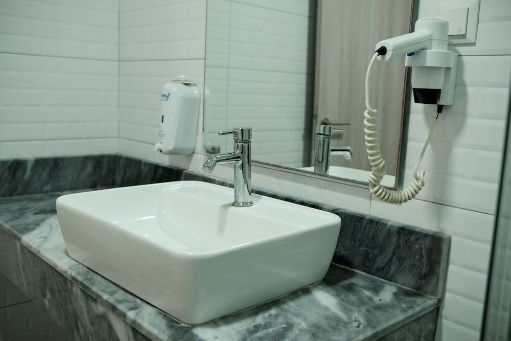 Standard Triple Room - Photo 8