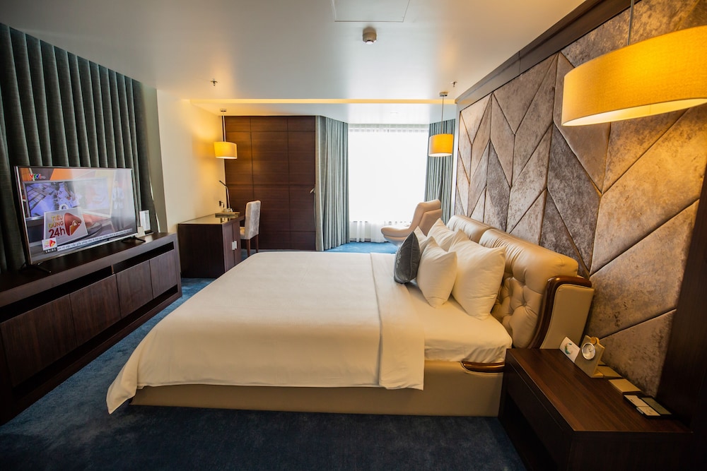 Central Executive Suite, Bay View - Photo 6