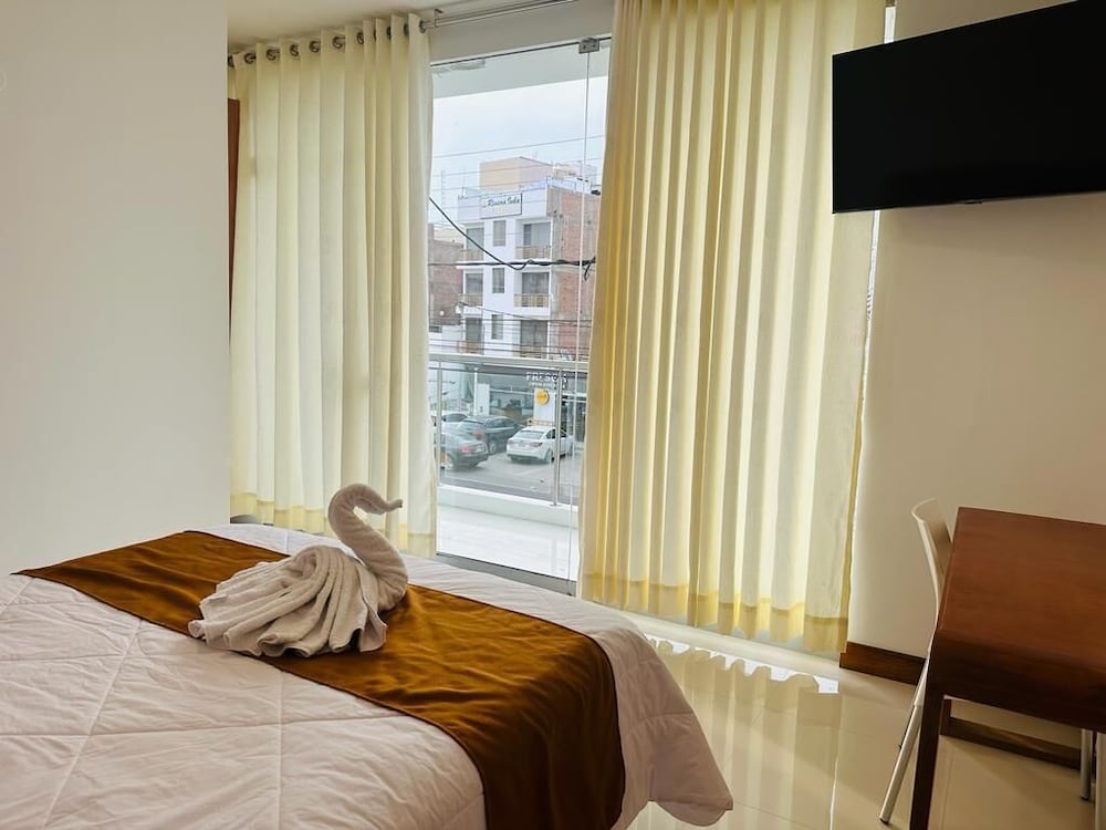 Panoramic Room, 1 King Bed photo 3