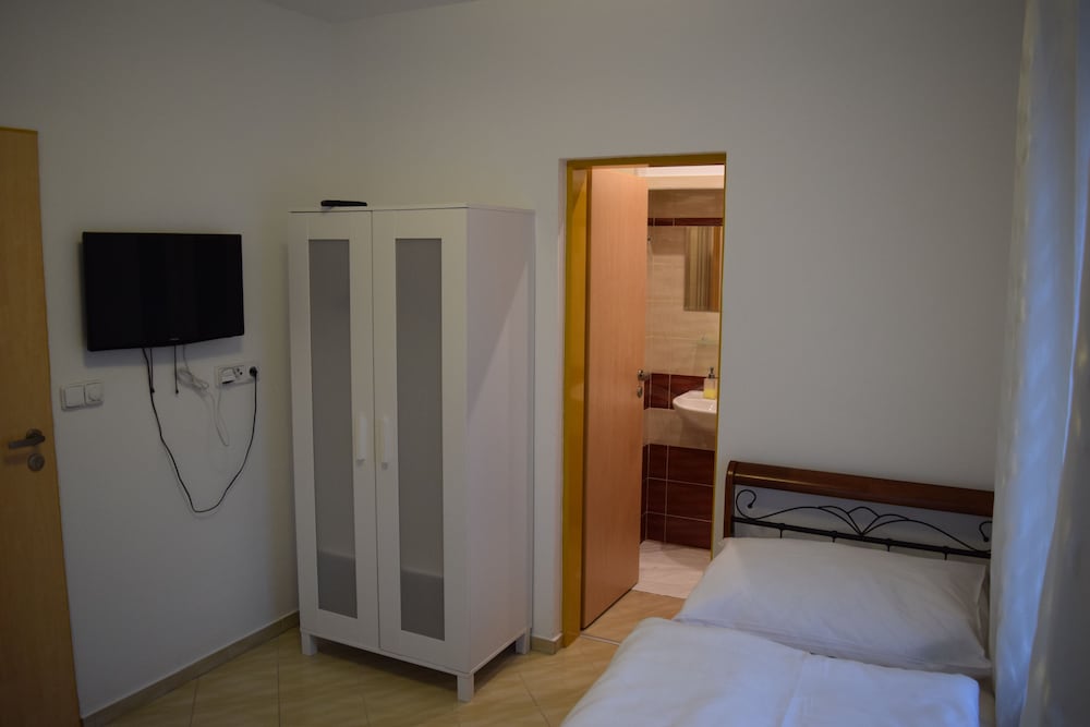 Comfort Twin Room, 1 Bedroom, Garden View, Corner photo 2