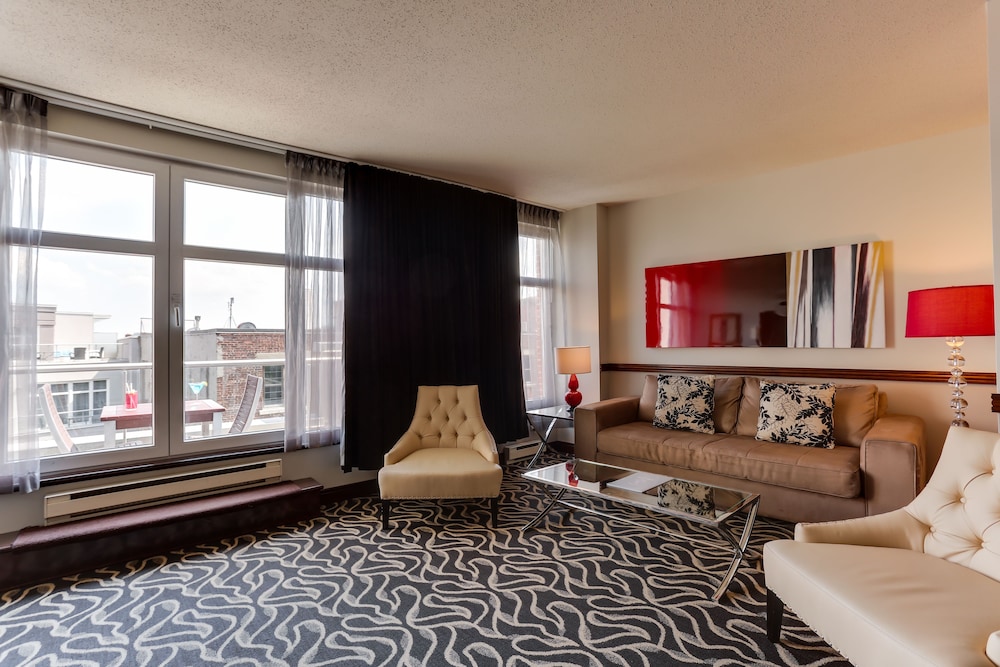 Suite, 1 Queen Bed With Sofa Bed, Courtyard View (Executive Queen Suite)