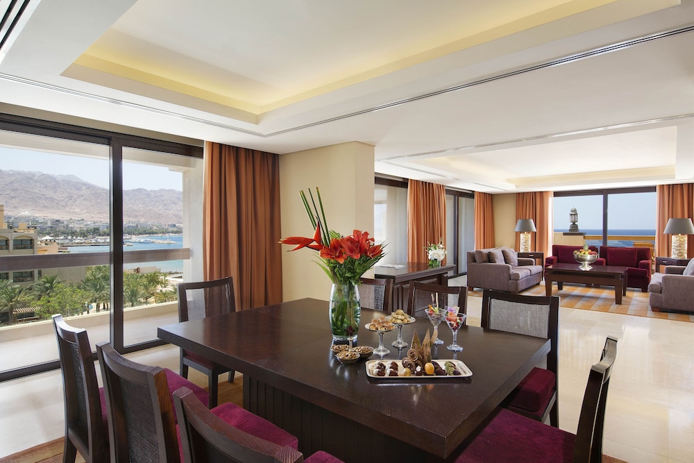 Royal Suite - Photo 2