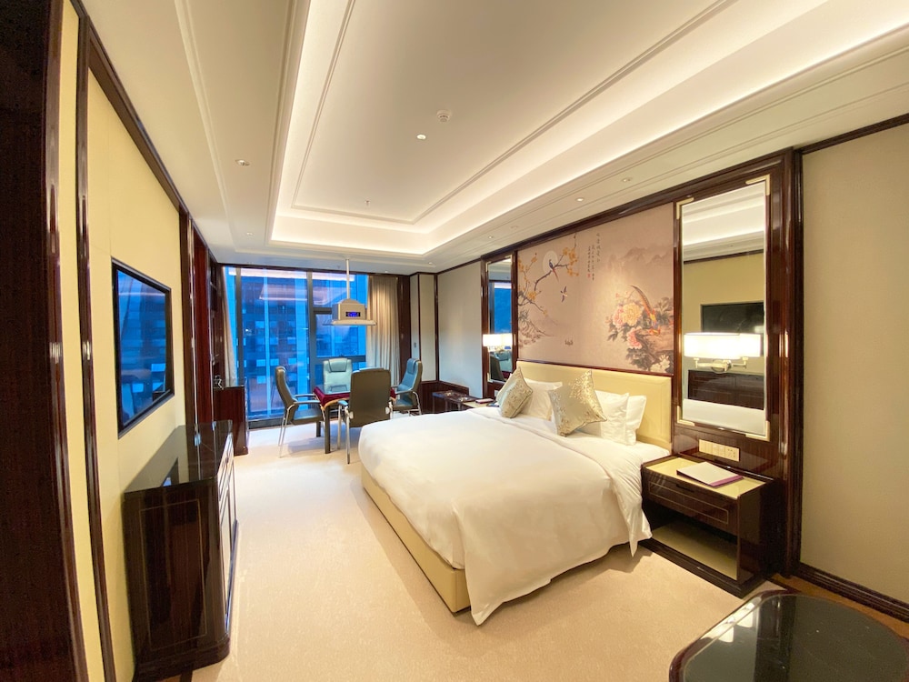 Room, 1 King Bed, Smoking (Efficiency) - Photo 2