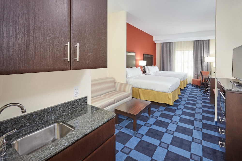 Standard Room, Multiple Beds photo 3