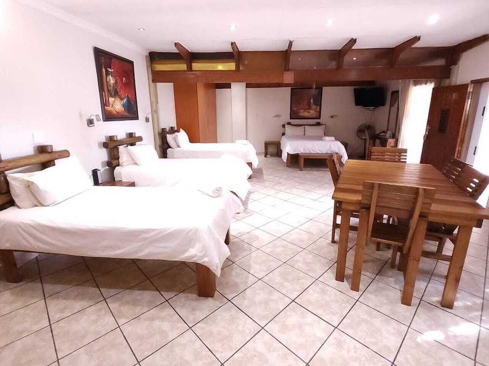 5-6 Sleeper Self Catering Rooms - Photo 2