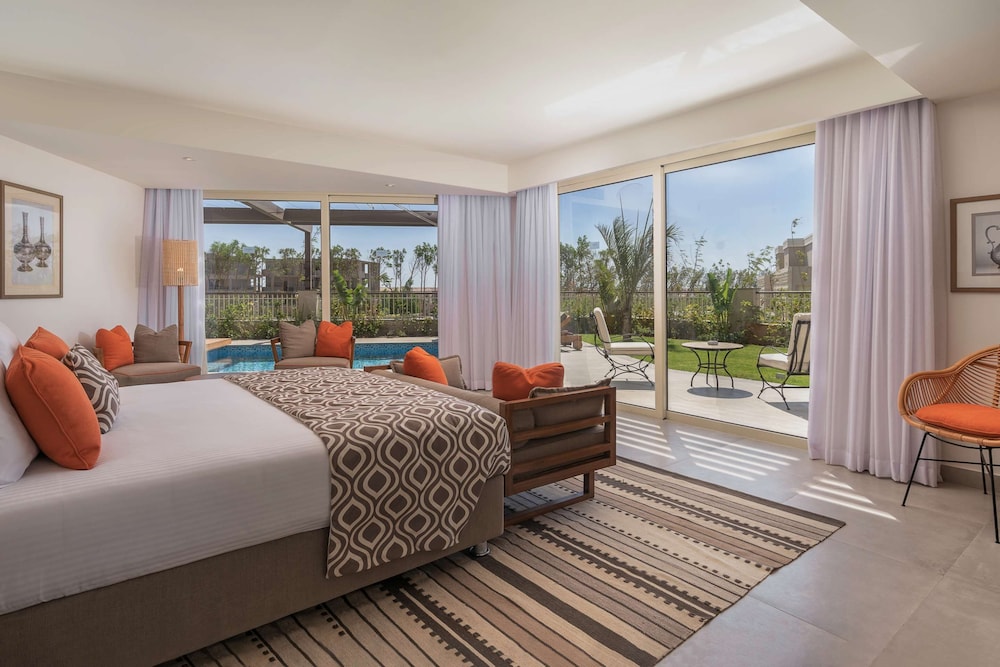 Royal Suite, 1 Queen Bed, Sea View - Photo 1