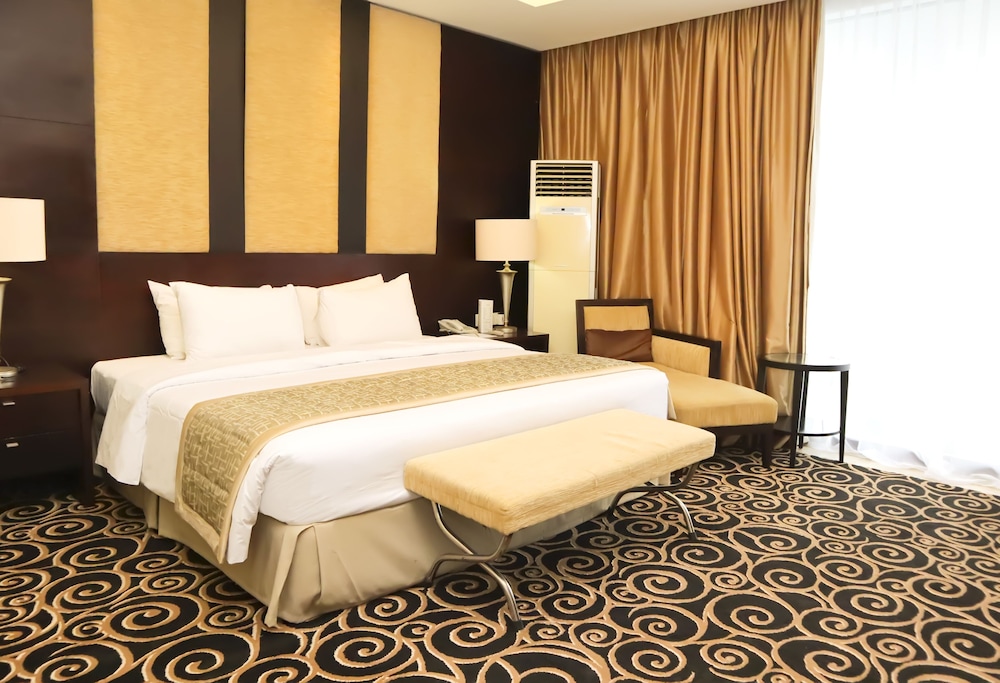 Junior Room, 1 King Bed photo 1