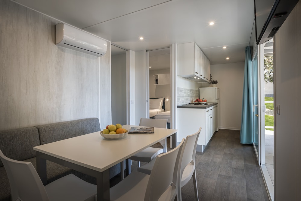Superior Mobile Home - Photo 7