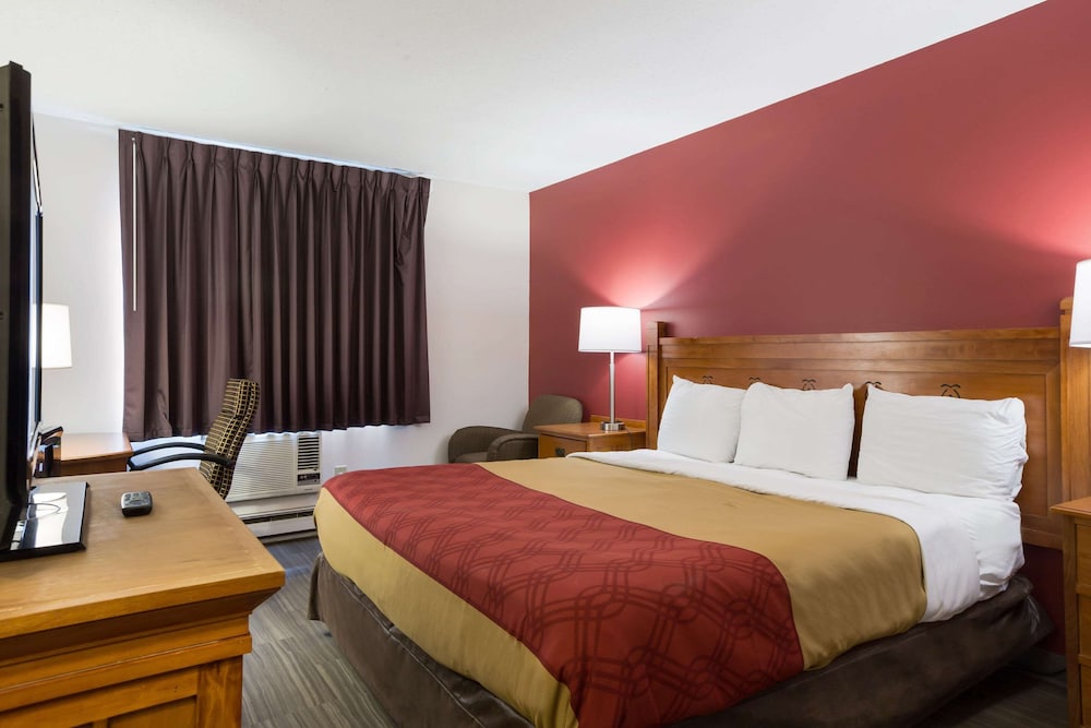 Standard Room, 1 King Bed, Non Smoking - Photo 4