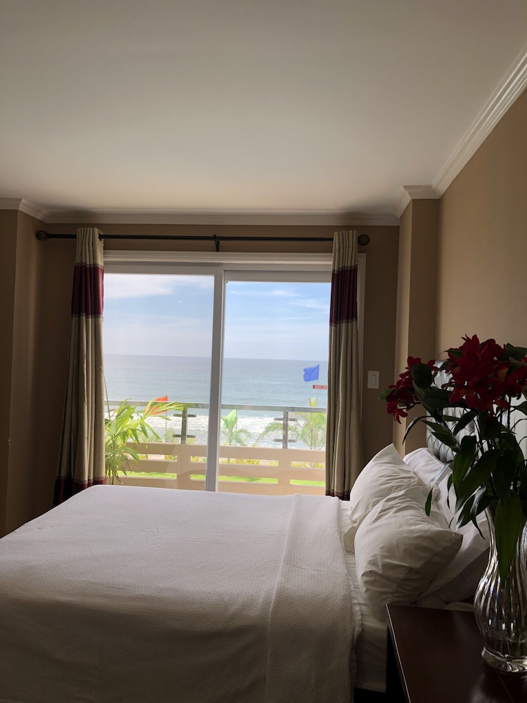 Ocean Front Room For 4 Pax photo 3