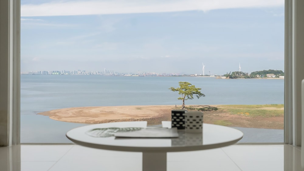 Basic Room, 1 Bedroom (Bassoon (Ocean View, Jacuzzi, BBQ))