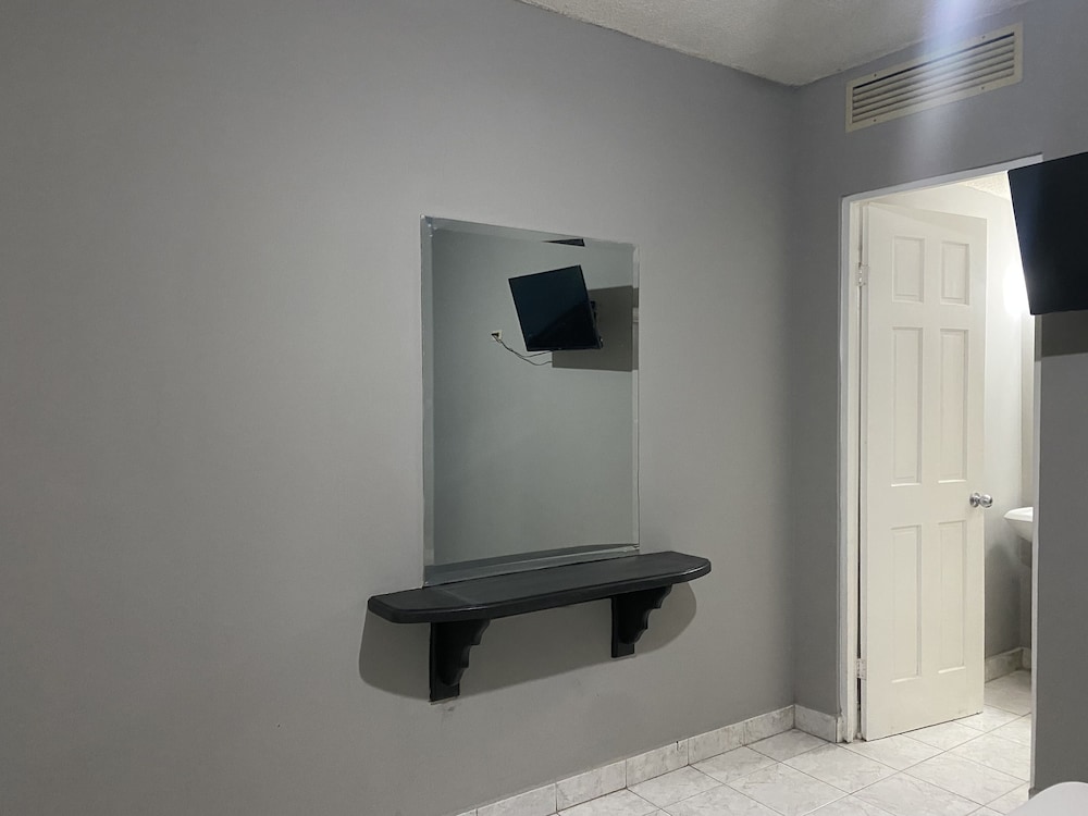 Basic Twin Room