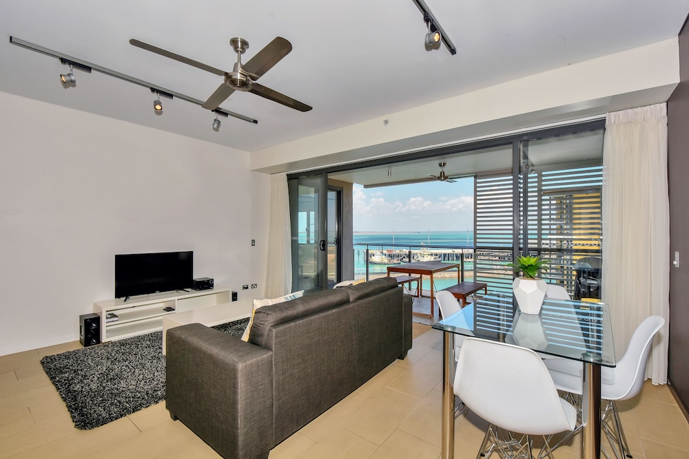 Family Apartment, 2 Bedrooms, Ocean View photo 3