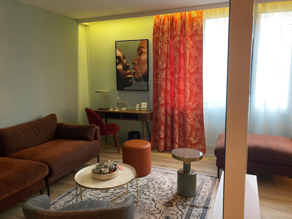 Suite (Divine)