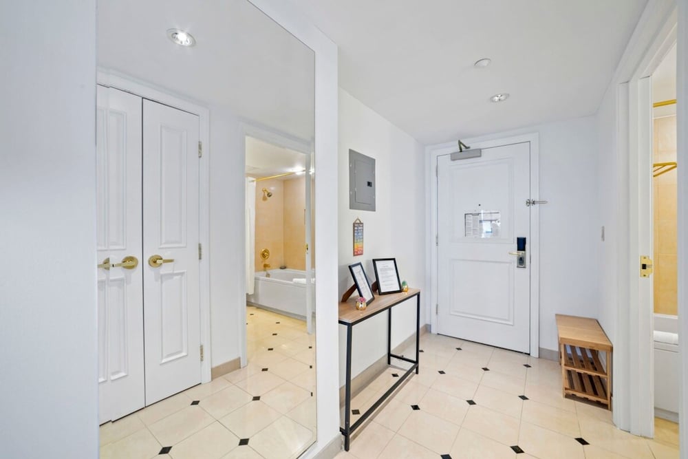 Sleep 4 Boardwalk Stylish Studio by Cozysuites, Billede 31