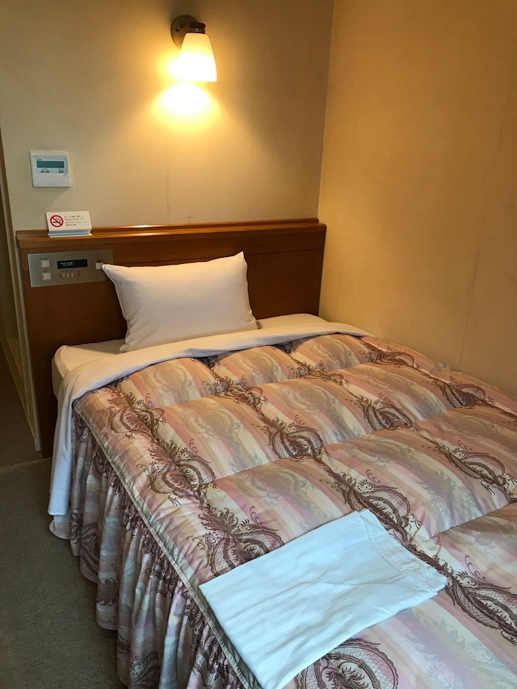 Single Room, Smoking