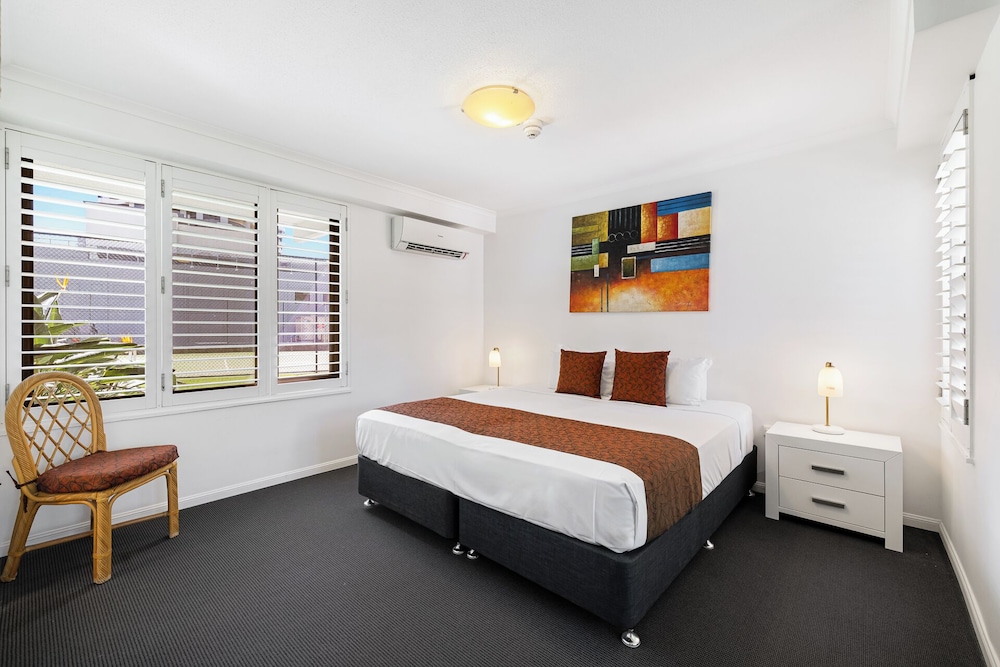 2 Bed Ocean View Apartment - Ground Floor photo 2