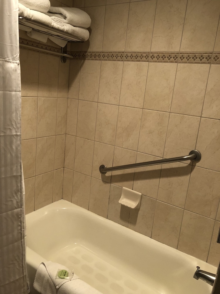 Junior Suite, 2 Queen Beds - Photo 5