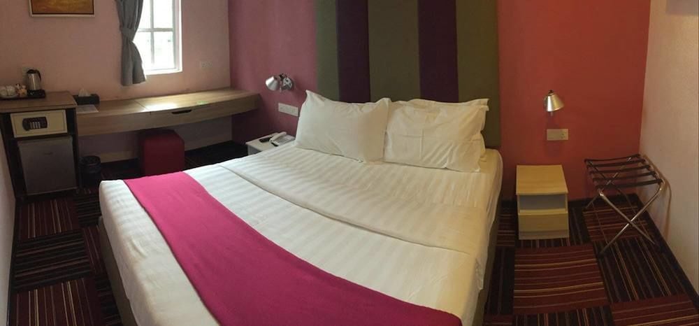 Deluxe Queen Room