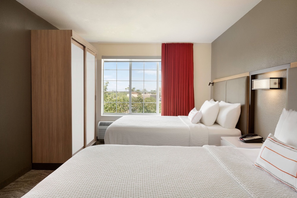 Suite, 2 Queen Beds - Photo 3