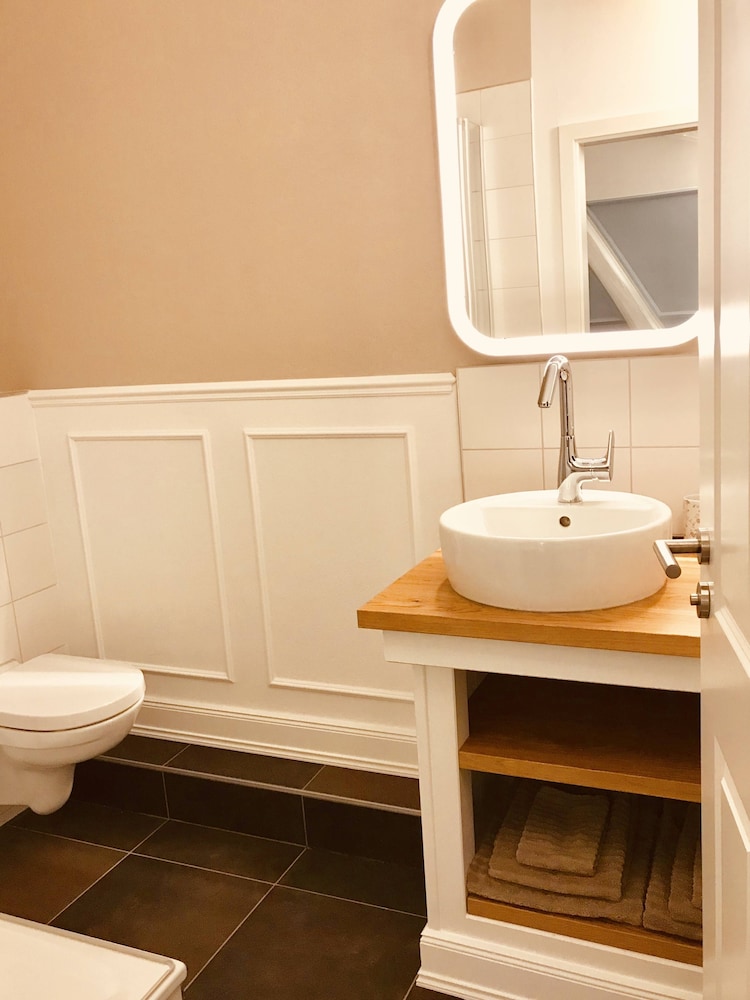 Suite (Blue) photo 3