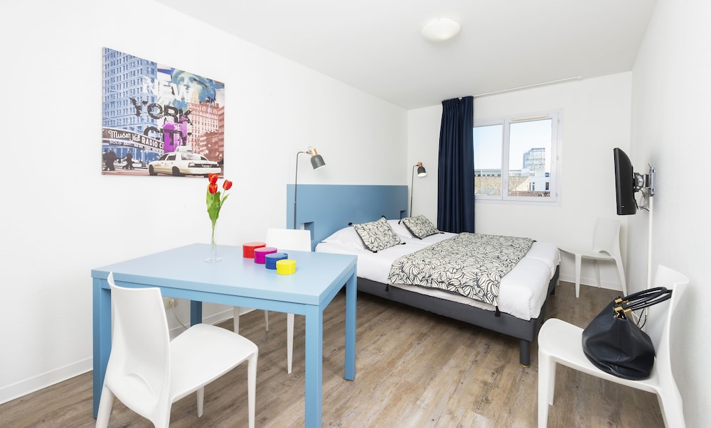 Family Apartment, 1 Bedroom - Photo 1