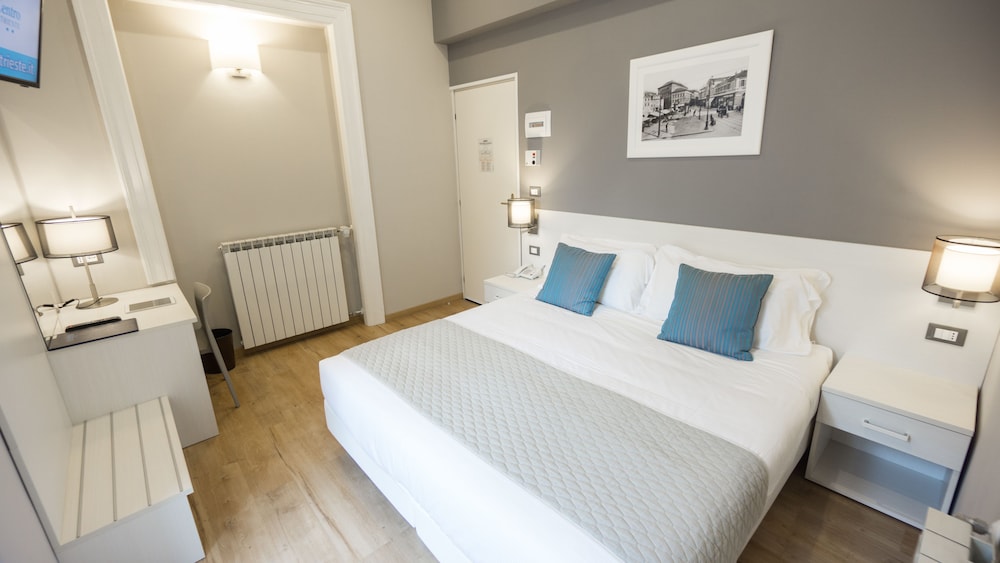 Superior Double Room, 1 Double Bed, Ensuite photo 2